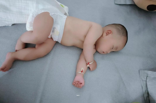 沙洋宝宝夏天要穿袜子吗